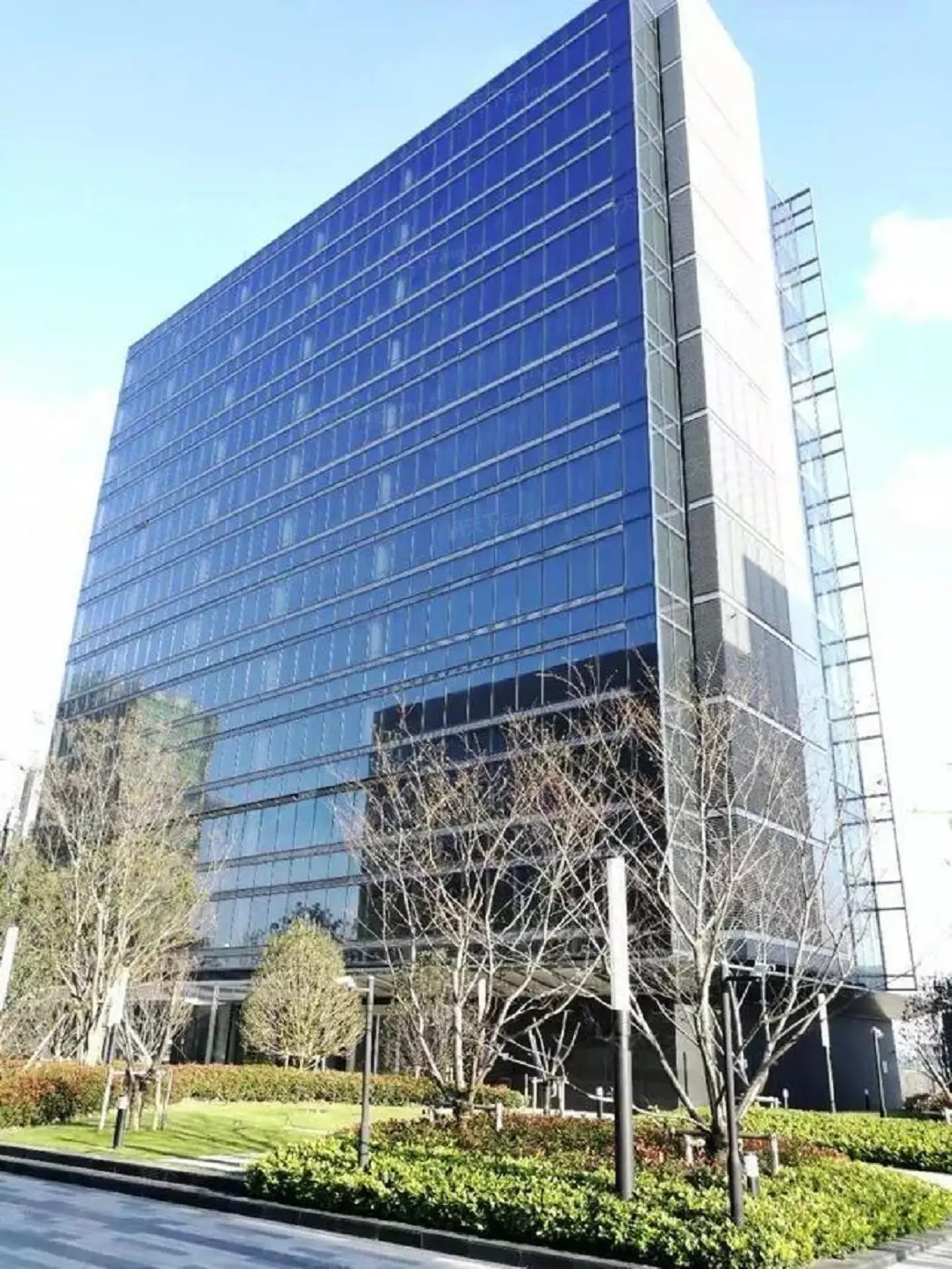 临港陆家嘴广场